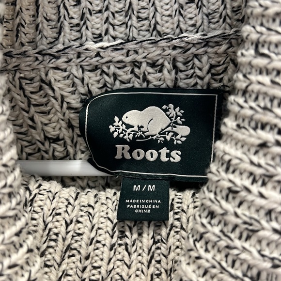Roots knit turtle neck. - Picture 2 of 2
